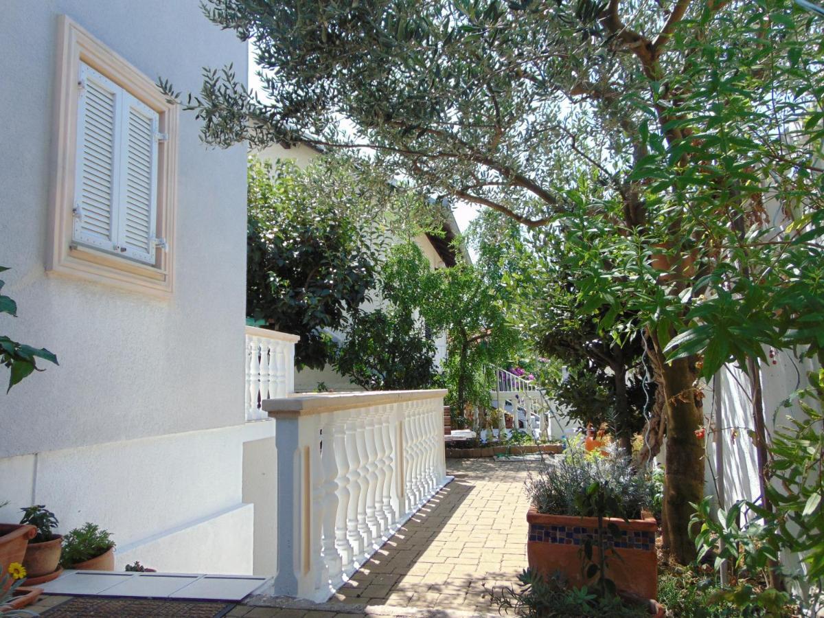 Apartments Petra Biograd Na Moru Buitenkant foto